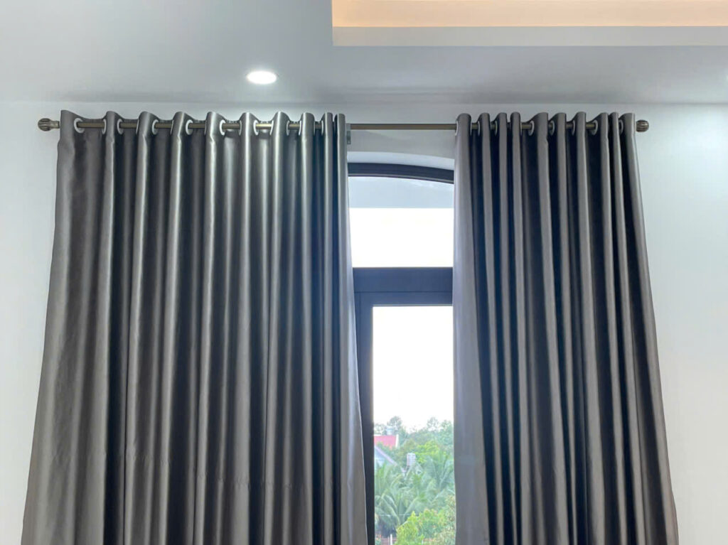 Thi Công Màn Rèm Cửa Cho Nhà Chị Hạnh Ở Bến Cát
